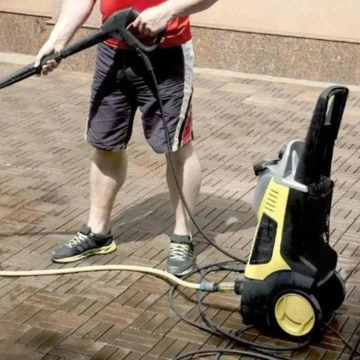 Brigg Driveway Cleaning Services